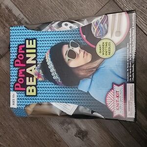 Pom Pom Beanie knit kit